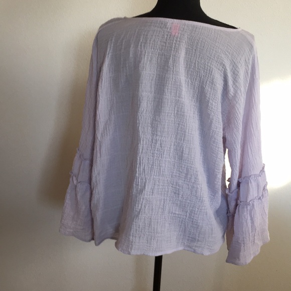 Vince Camuto blouse - Picture 2 of 5